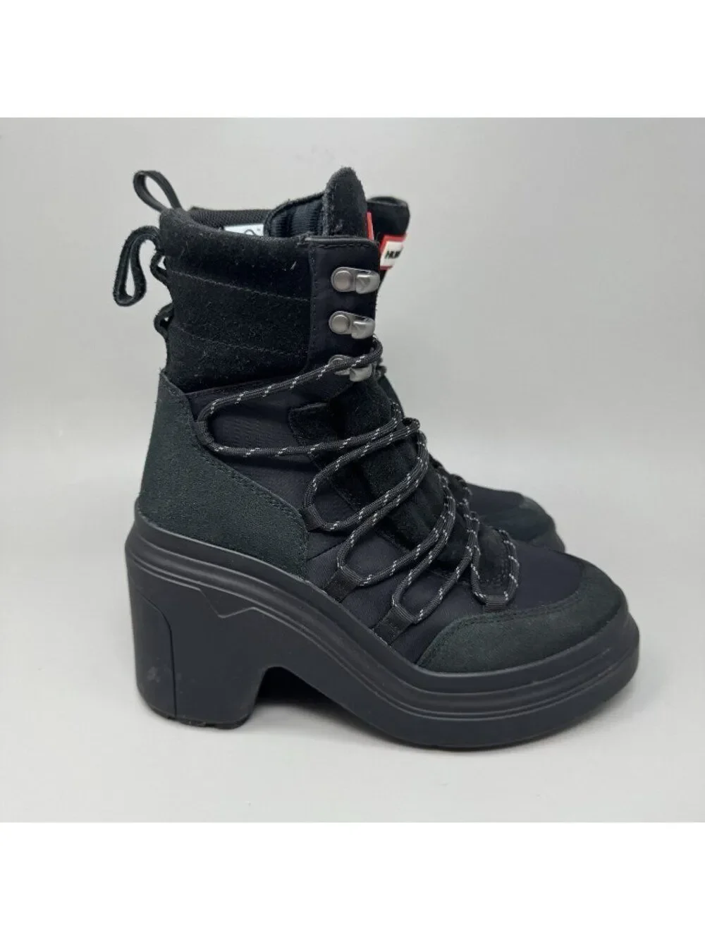 Hunter Discoverer Women’s Size 6 Black Heeled Ankle Boots